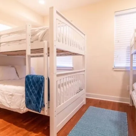 Beautiful Lux 4 Bedroom*Near Penn/Chop*Roof Deck-2